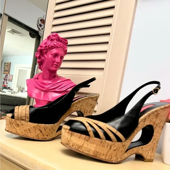 đź’—NWOT BETSEY JOHNSON WEDGESđź’— - Picture 6 of 16